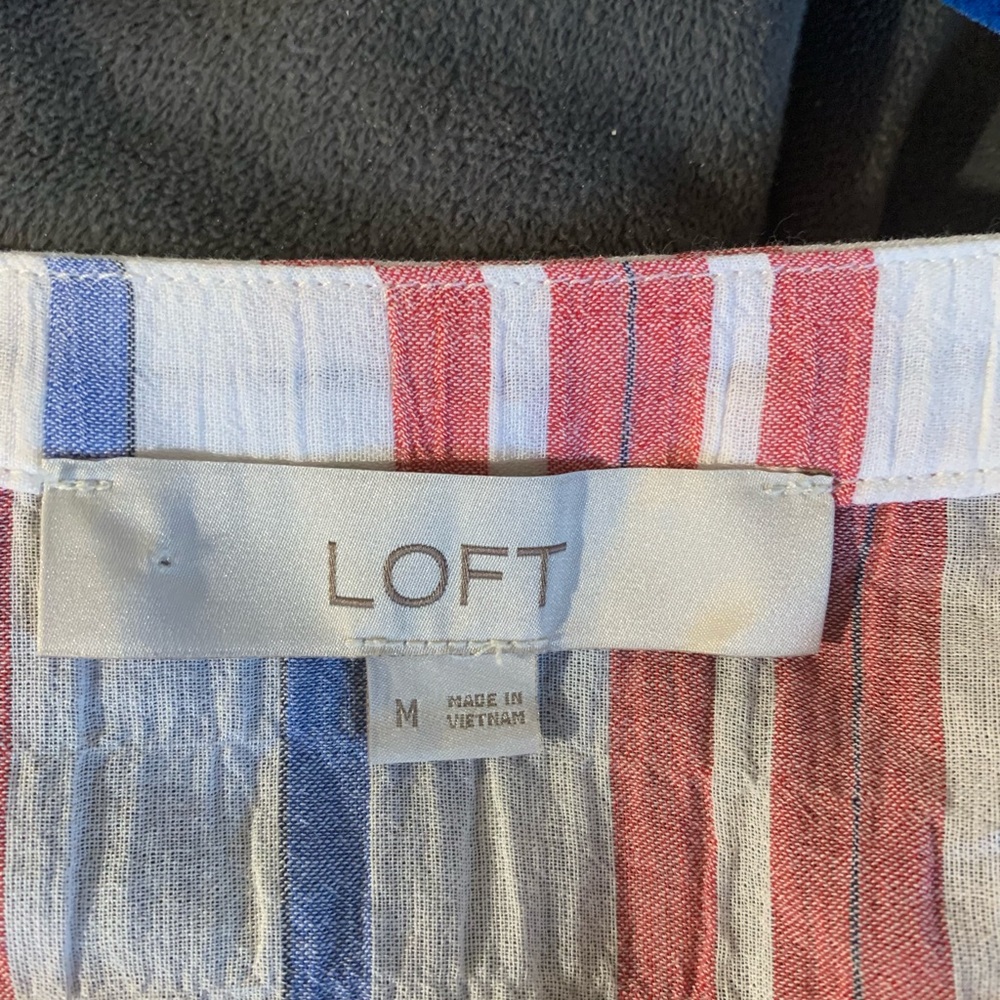 LOFT red white and blue Gauzy button down top - Picture 4 of 9